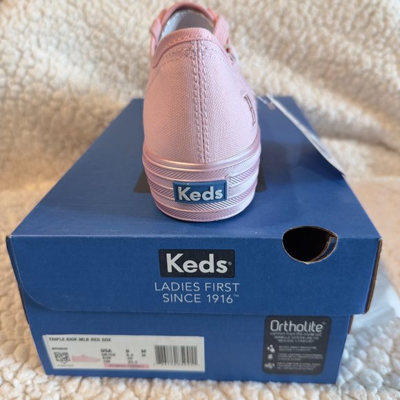 Women's Boston Red Sox Keds Pink Triple Kick Blush Shoes, size 9 and 10 - Picture 2 of 5